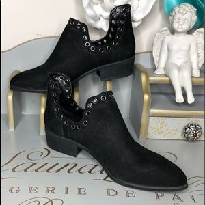 Gianni Bini Black Suede western ankle Boots